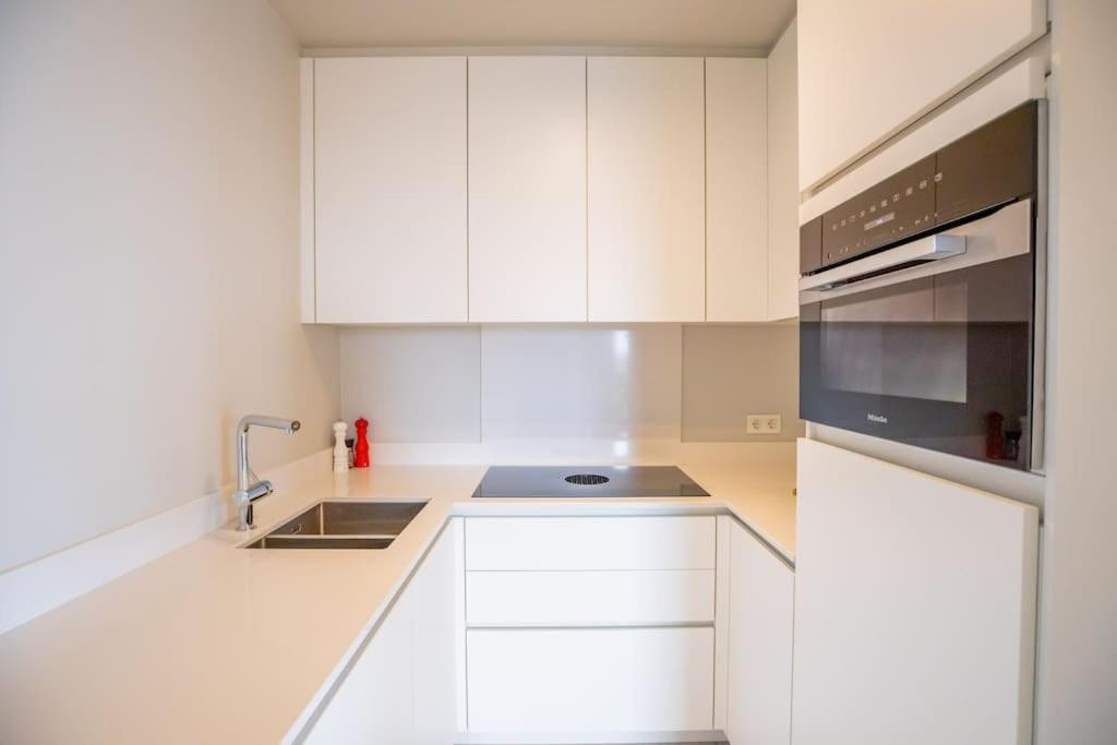Georgie Light, Lofty Luxurious Apartment *