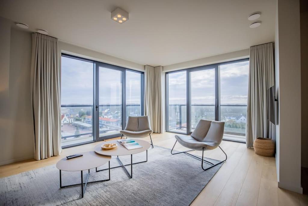Georgie Light, Lofty Luxurious * Cadzand